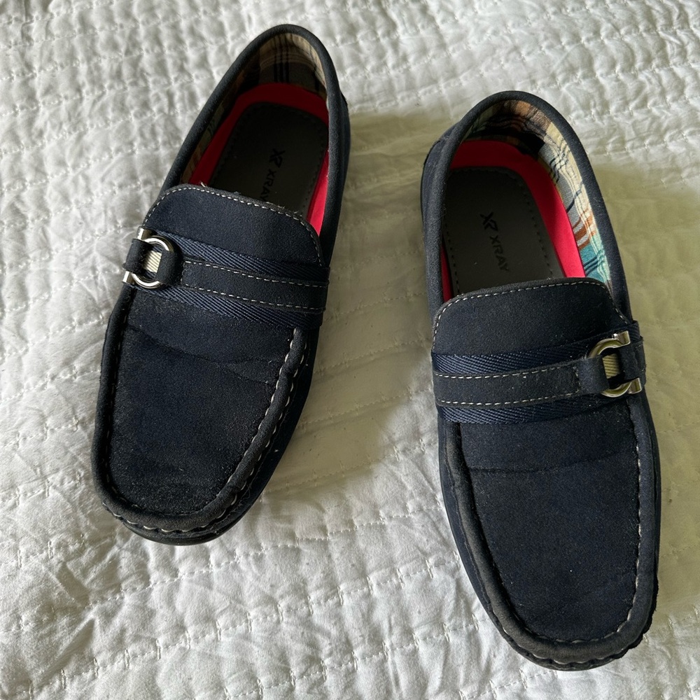 XRay boys size 3 loafers.  Navy blue.